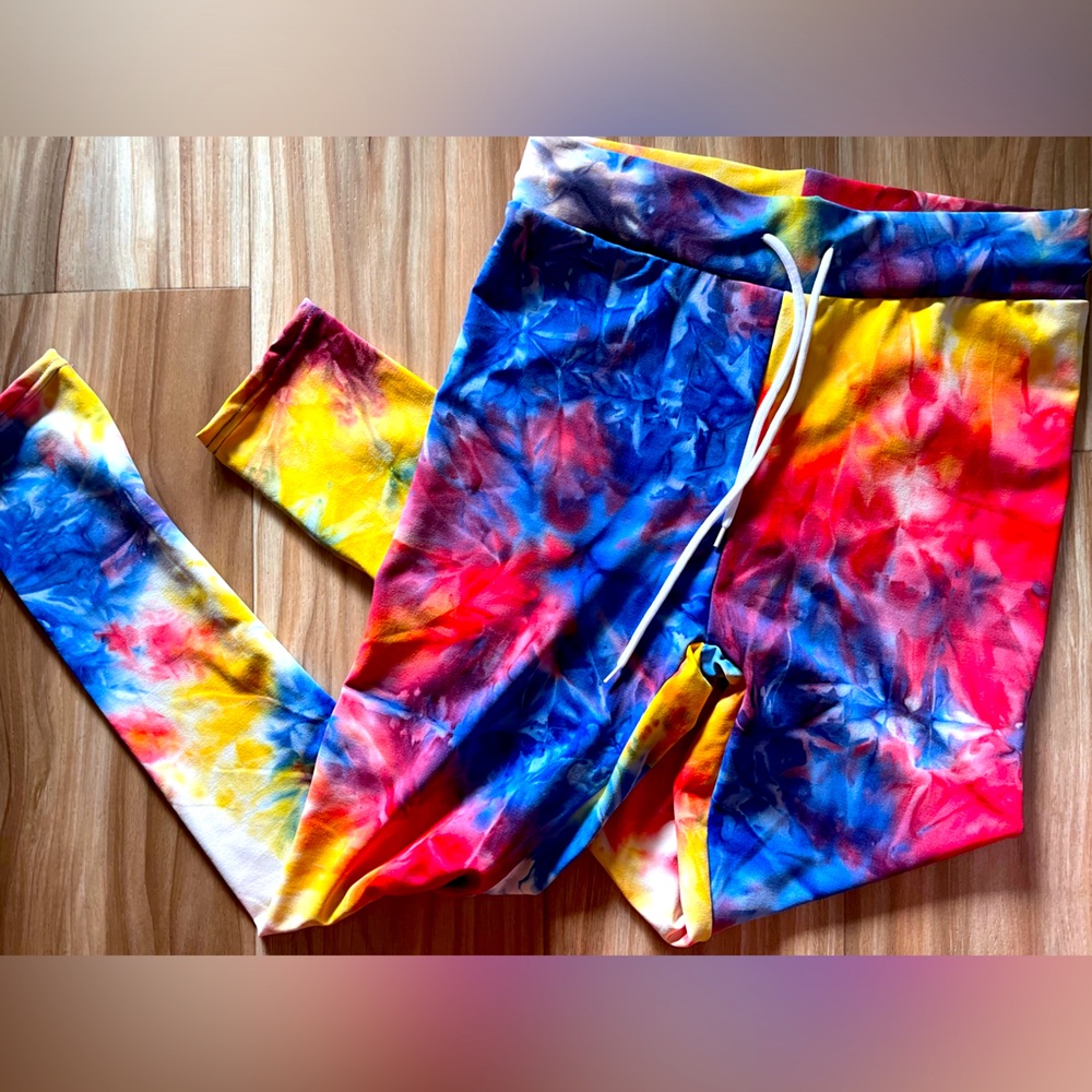 NWOT Rainbow TieDye Leggings•Yoga pants•Loungewear•Comfy Pants